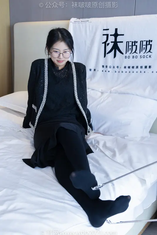 奶油-短靴、运动鞋、厚黑丝、厚灰丝、老头乐挠脚剧情(花絮版) - BoBoSocks袜啵啵