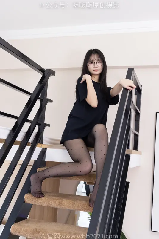 甜甜圈-板鞋、白棉袜、波点黑丝(脚尖透明款)(花絮版) - BoBoSocks袜啵啵